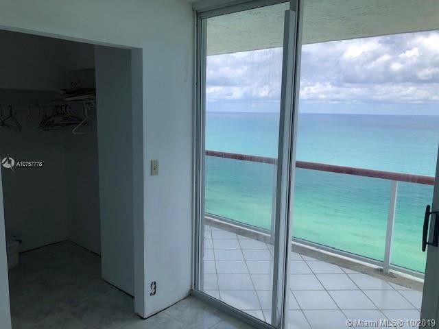 Primary Photo - 6767 Collins Ave