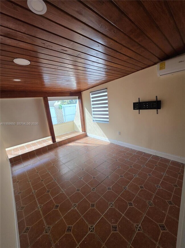 Building Photo - 13200 SW 43rd St