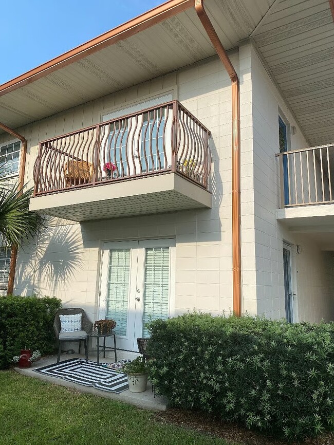 Foto del edificio - 2100 W Beach Dr