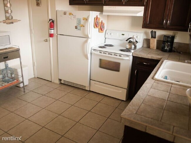 Building Photo - 2 br, 1 bath Condo - 839 Morrow St