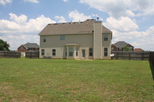 Building Photo - 5 Landings Ct