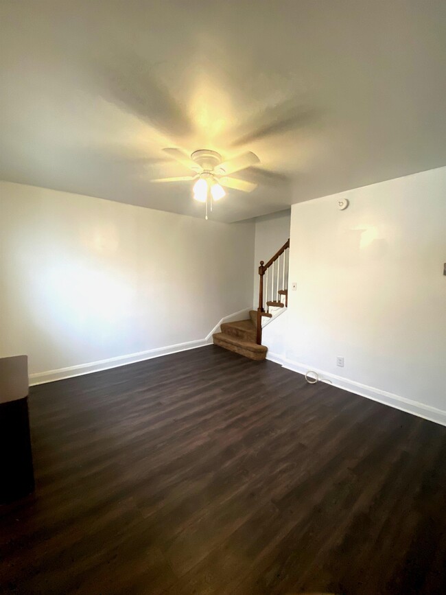Building Photo - 923 Maiden Choice Ln