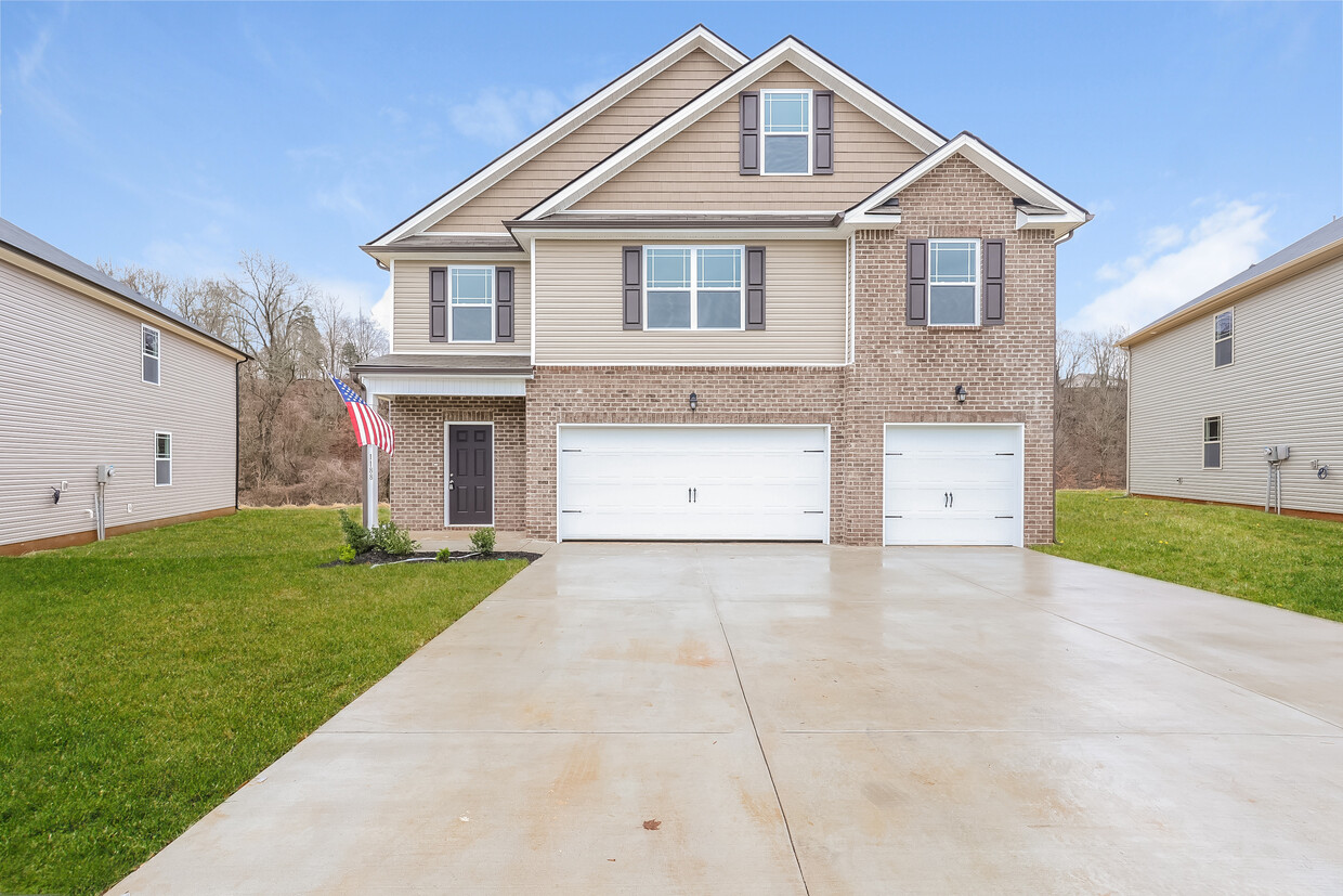 Foto principal - 1188 Black Oak Cir, Clarksville, TN