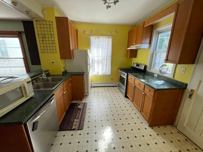 Kitchen - 328 Ashland Ave