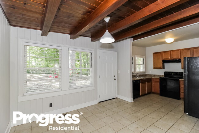 Building Photo - 379 Hilltop Cir