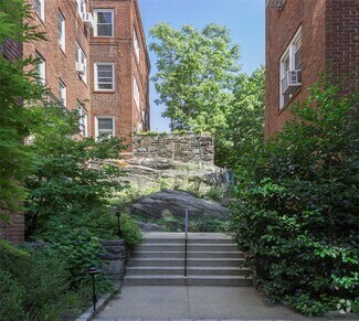 Building Photo - 56 Sagamore Rd