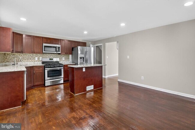 Foto del edificio - 3814 Erdman Ave