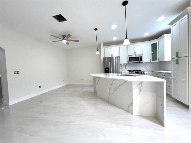 Foto del edificio - 14547 Pleach St