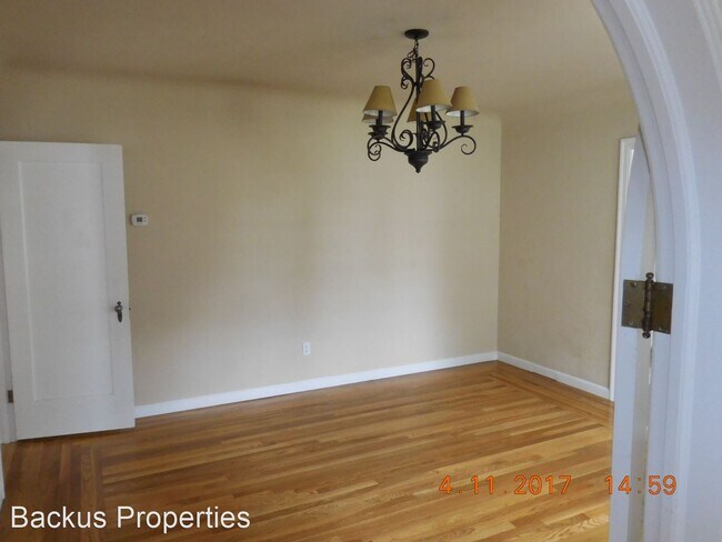 Foto del edificio - 3 br, 2 bath House - 222 Oak St.