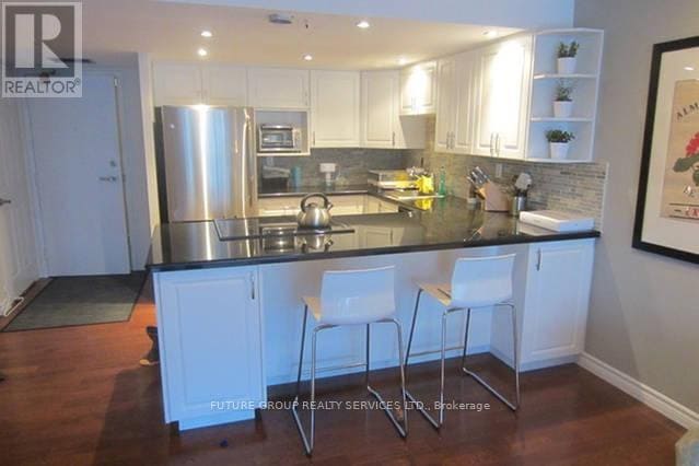 Building Photo - 701 King St W