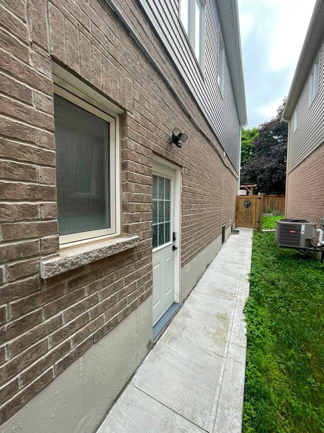 Building Photo - 225 River Forks Ln