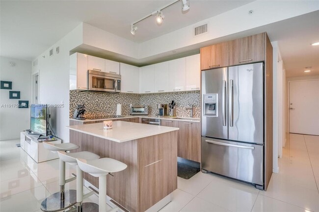 Building Photo - 5300 Paseo Blvd