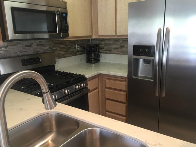 Building Photo - 400 Stoney Point Way