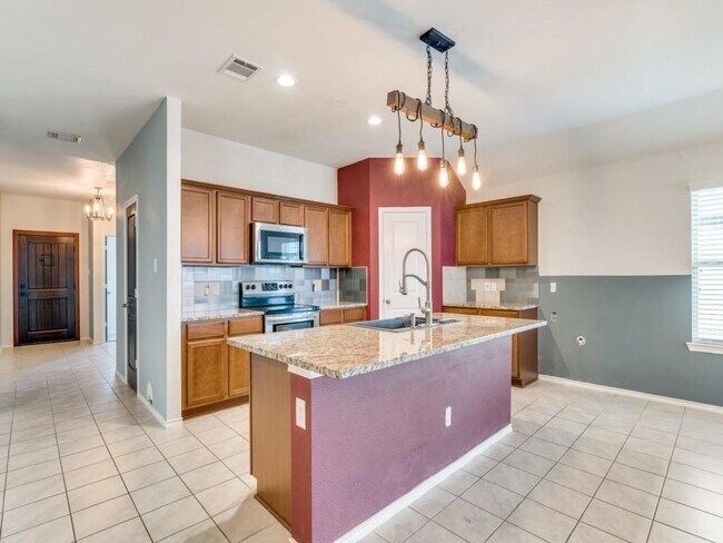 Foto del edificio - 3300 Emerson Rd