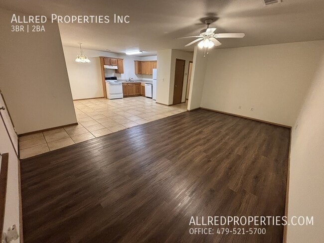 Photo - 307 E Asher Ct Townhome