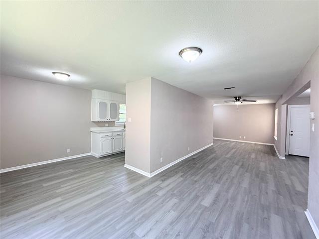 Building Photo - 1228 Oak Dr