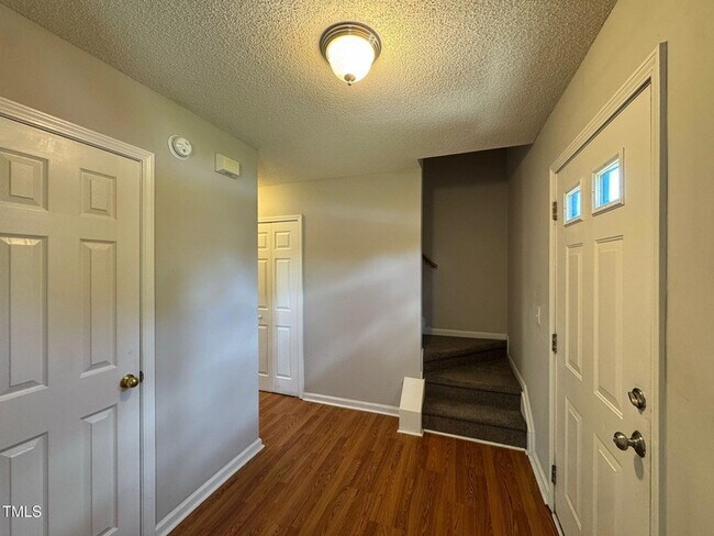 Building Photo - 324 Downing Glen Dr