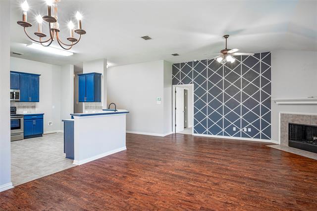 Foto del edificio - 2728 Enchanted Eve Dr