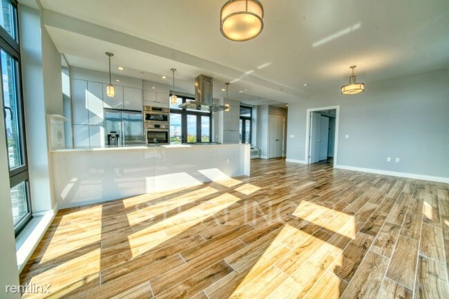 Foto del edificio - 31-10 24th Ave