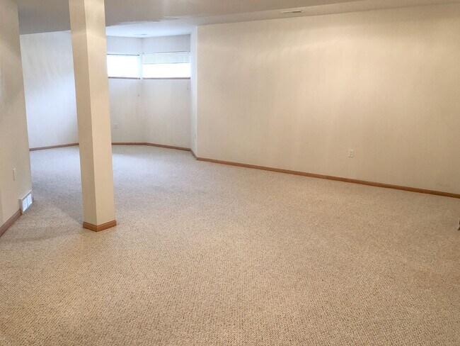 Building Photo - Verona Schools! Awesome 2BR/2BA townhouse-style condo for rent on West Side!