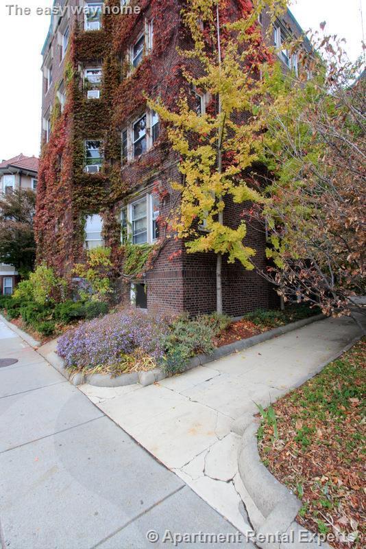 Building Photo - 5 Linnaean St