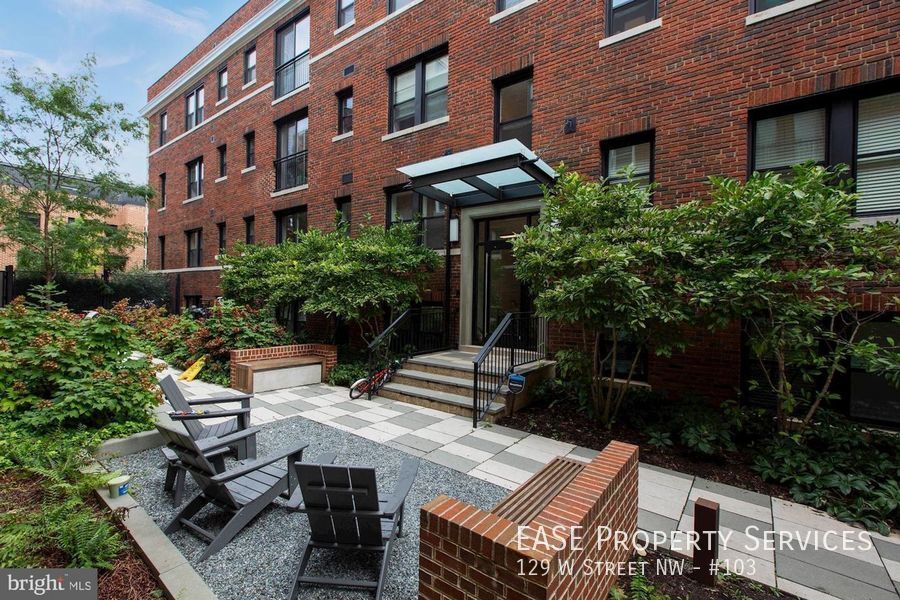 Primary Photo - 129 W St NW