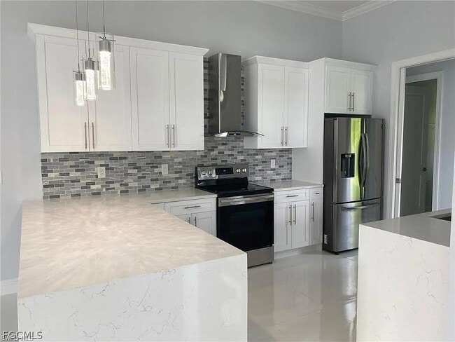 Foto del edificio - 3738 SE Santa Barbara Pl