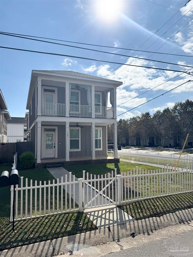 Building Photo - 1191 W Romana St