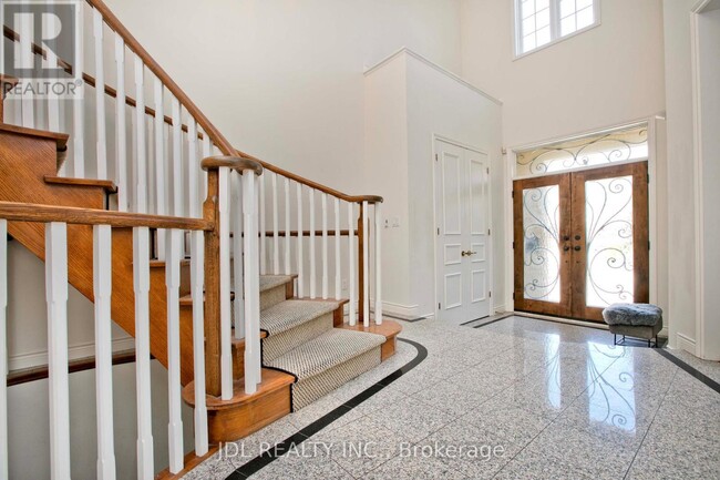 Building Photo - 53 Aldershot Crescent