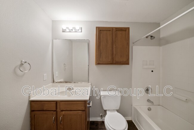 Building Photo - 216 Anvil Pl