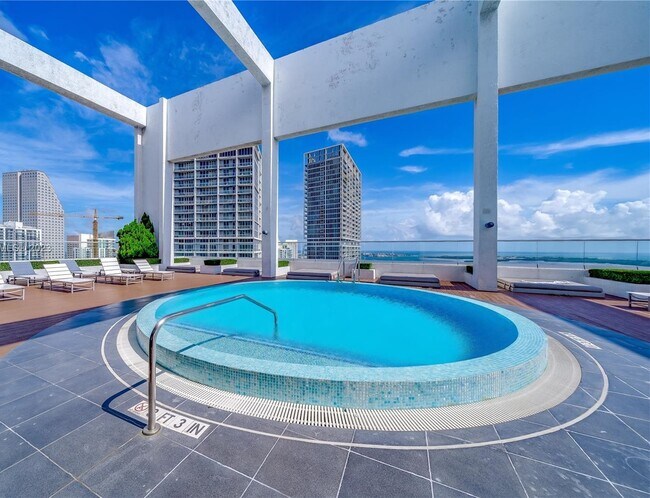 Foto del edificio - 500 Brickell Ave