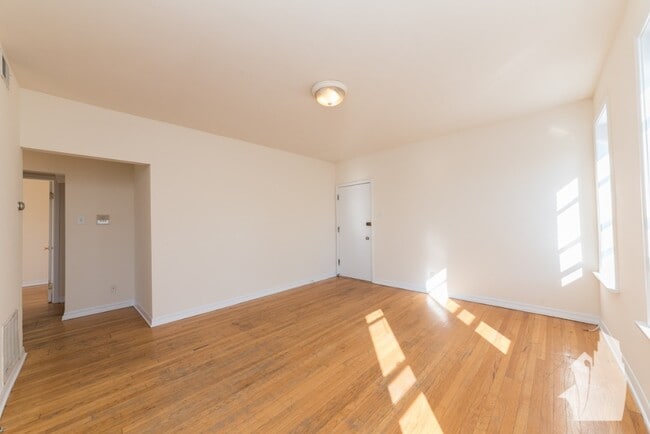 Building Photo - 3001 N Whipple St