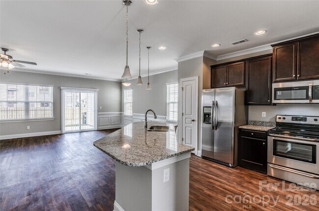 Foto del edificio - 362 Halton Crossing Dr SW