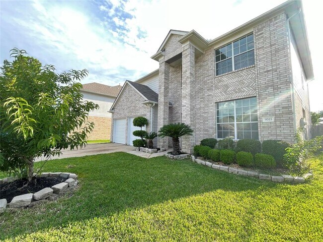 Building Photo - 11023 Avery Trace Ct