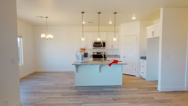 Building Photo - 497 S Deep Creek Dr