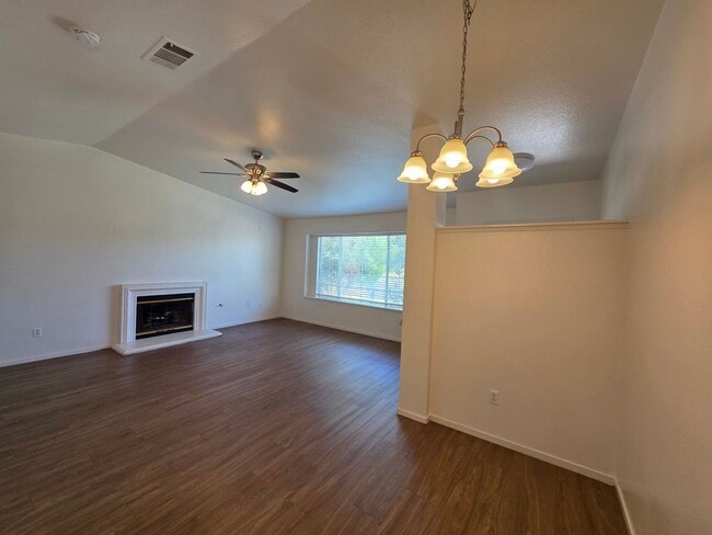 Building Photo - 2211 W Sweet Ct