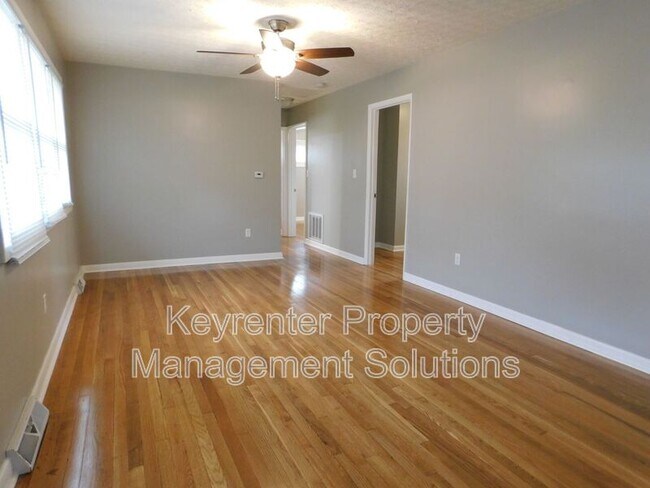 Foto del edificio - 2317 Cortland St