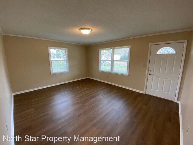 Foto del edificio - 2 br, 1 bath House - 23390 St John Rd.