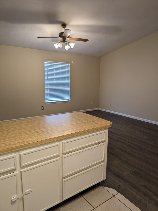 Foto del edificio - 2035 Continental Ave