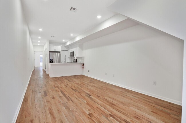 Foto del edificio - 300 Halladay St