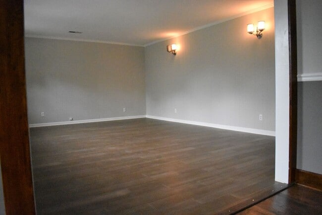 Building Photo - 3915 Holston Hills Rd