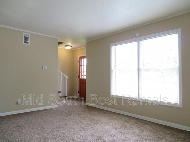 Foto del edificio - 897 Woodland Ave