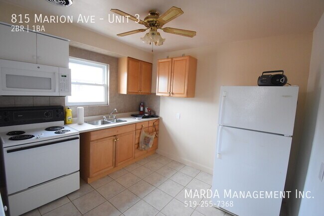 Photo du bâtiment - SPACIOUS 2BED/1BATH UPPER UNIT! + HYDRO & GAS!