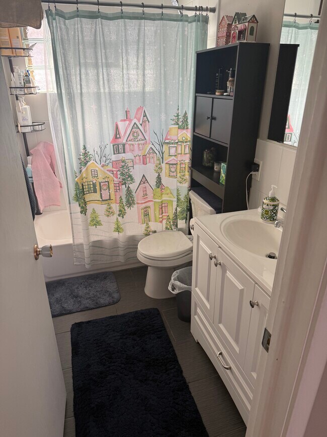 Building Photo - 2515 W 50th St