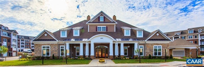 Foto del edificio - 2200 Reserve Cir