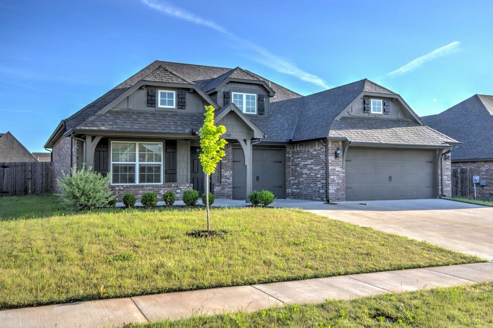 Primary Photo - 4 BEDROOM 3 Car Garage