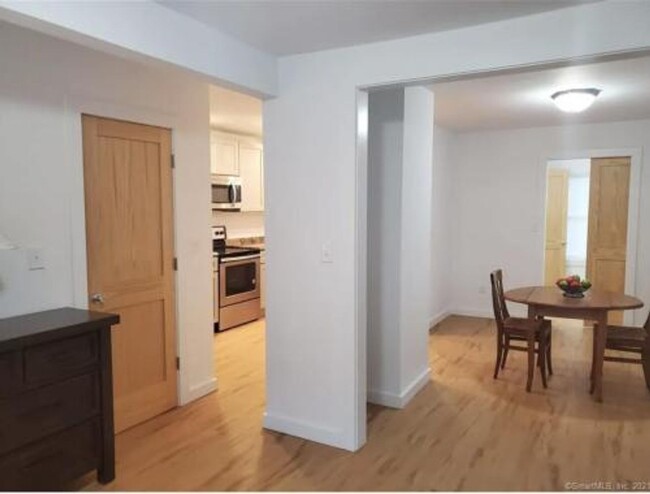 Building Photo - rent to own recently renovated