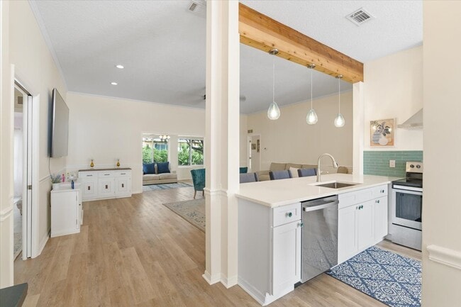 Foto del edificio - 131 Barrier Isle Dr