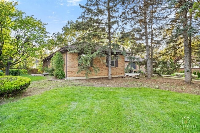 Building Photo - 21824 Cambridge Dr