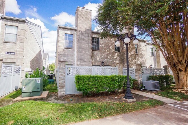 Building Photo - 6000 Reims Rd